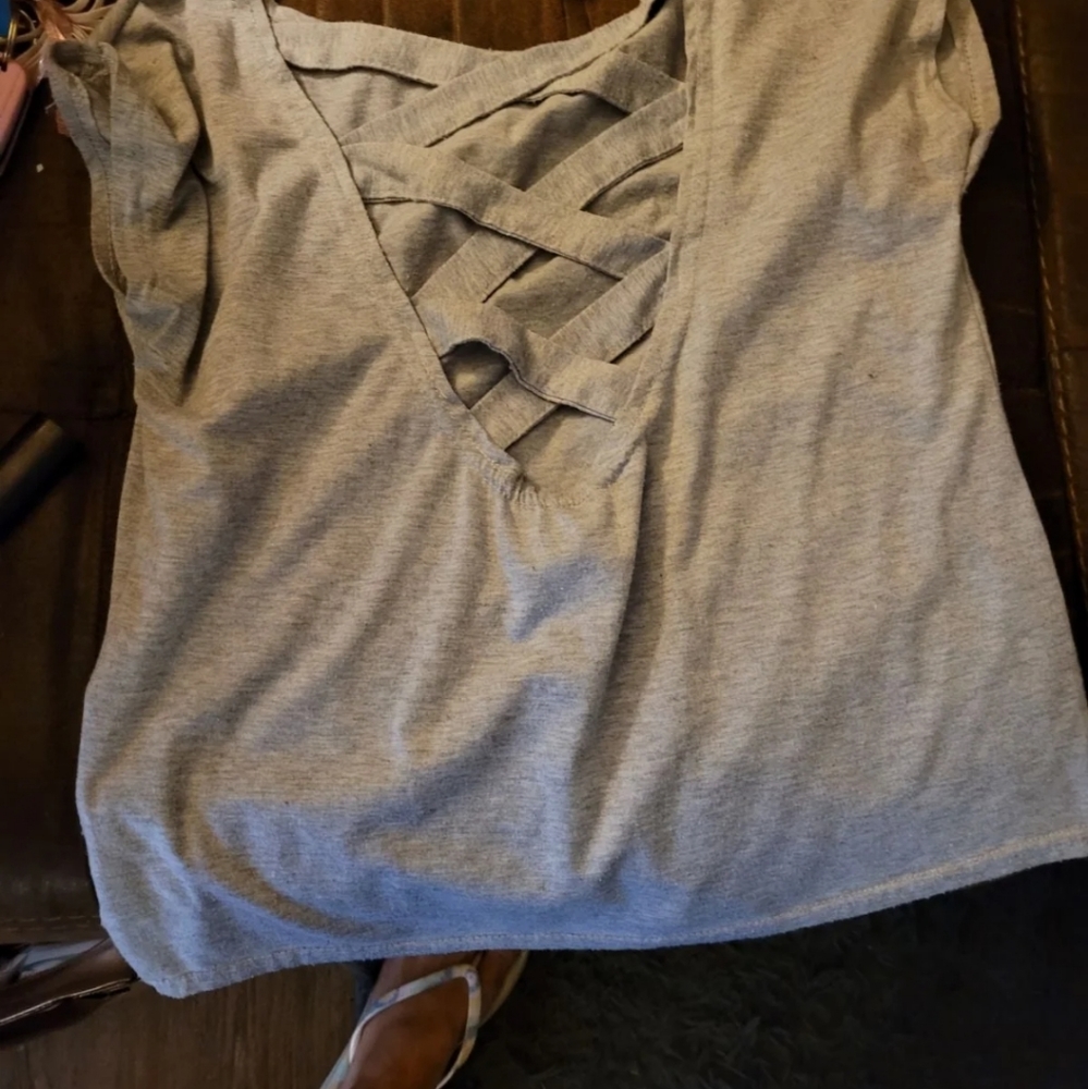 Cute top cross back